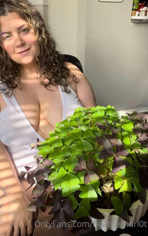 🌱  p.s. I have 10 mins of up close anal play coming later😈