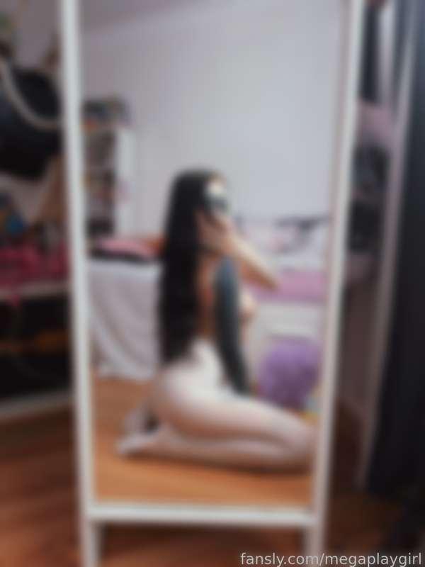 megaplaygirl image #3