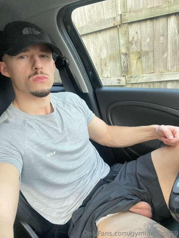 Come an lick these balls boy 🥚🥚