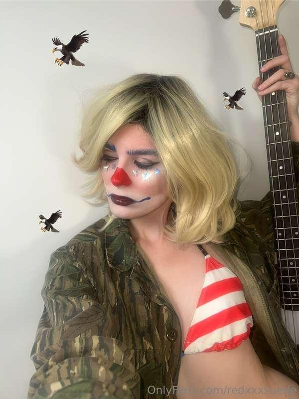 Clown girls that shred bass>>>