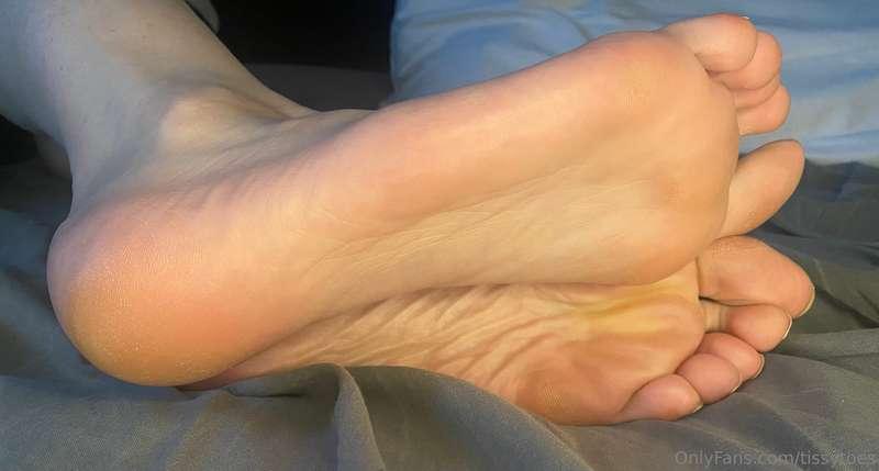 Be honest, what will you do with my feet? 😉😘