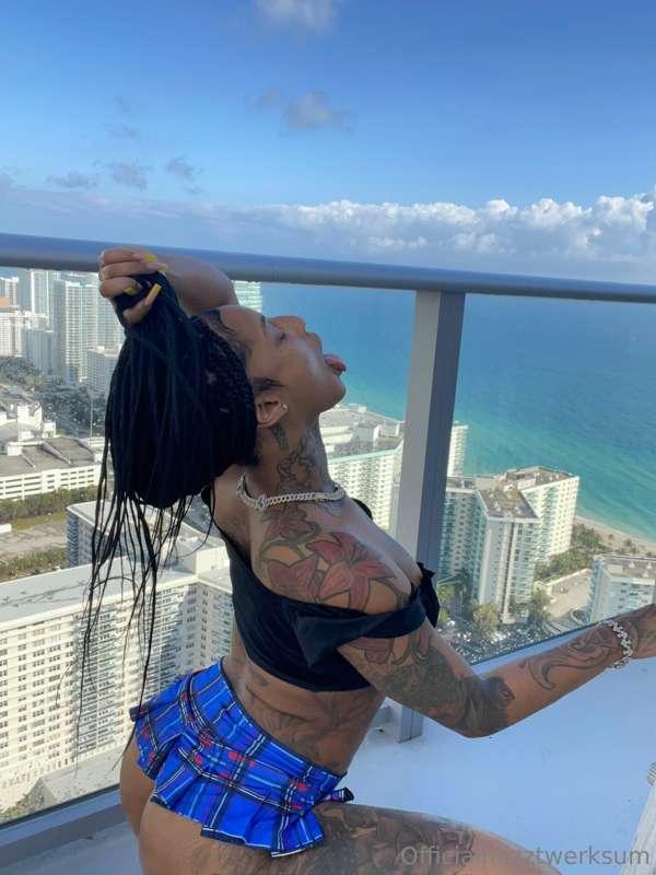 Give me that NUT💦👀