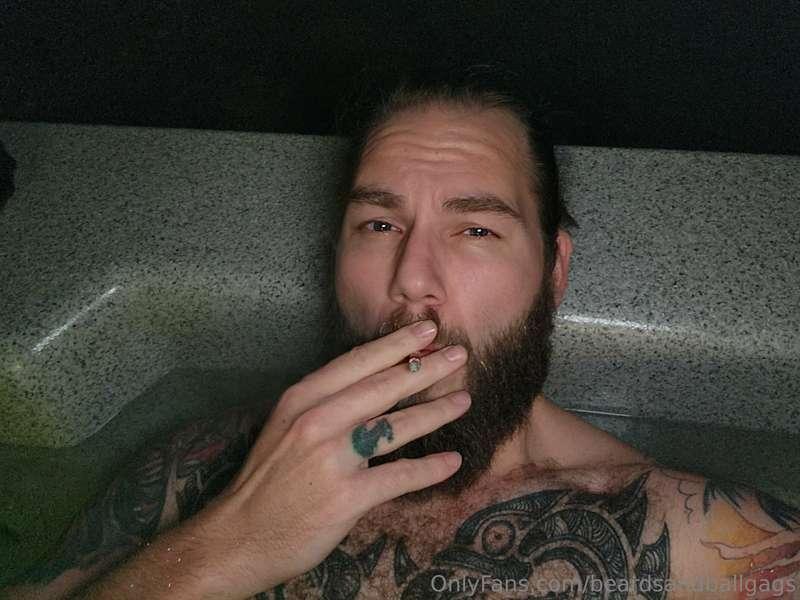 Having a J and relaxing 💨💨 wyd?