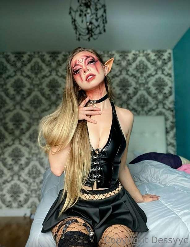 should i dom you? or do you want to dom me?😈