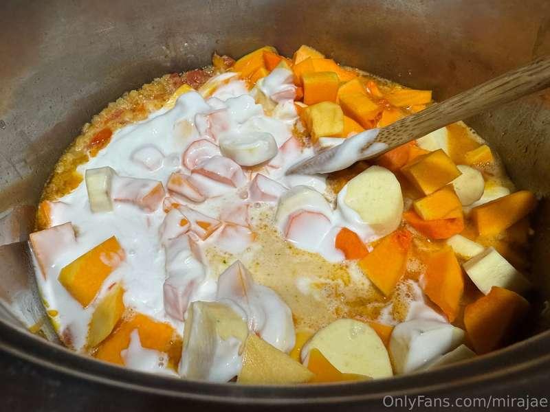 Love when my saliva glands squirt everywhere because the foo..