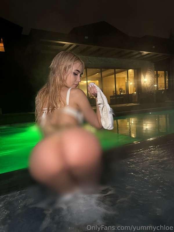 my little pink pussy was wet even in the water 🐱💦💗