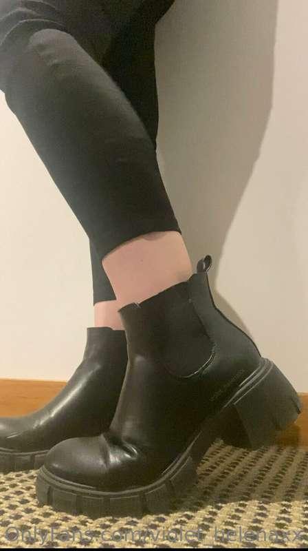 My boots in your face 👠