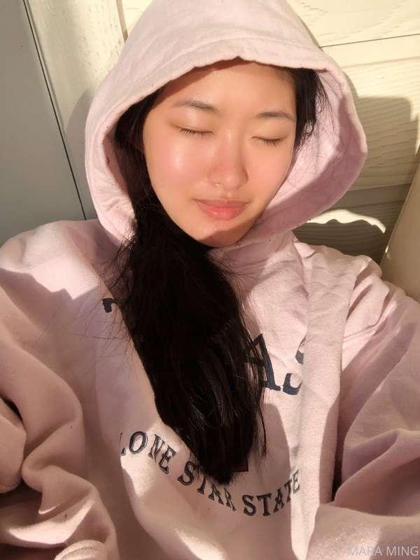 Been so lazy lately.. just chilling on the balcony sunbathin..
