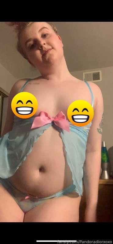 Strip tease 😝 

https://fans.ly/r/Pandoradiorxoxo

#fyp #strip #striptease #tease #flirt #pandoradior #pandora #dior #pawg #boobs #twerk #fart #dance 
