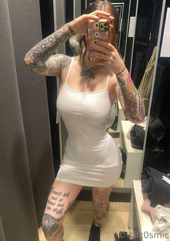Another 1 of the dress 😳