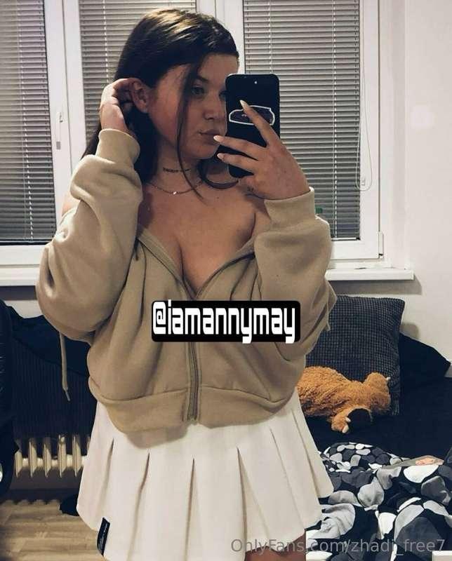 ##  @iamannymay 
I love to enjoy life every single day 😜
I l..