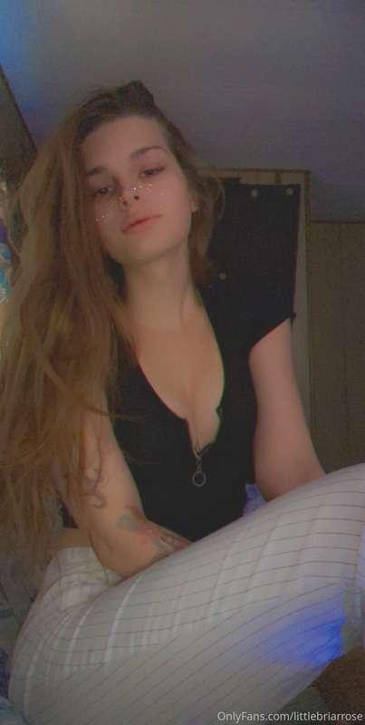 Mmm look at that cleavage 😍🤤
