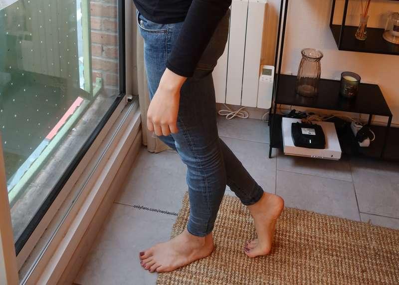 A grey morning in France, but ready for a foot session