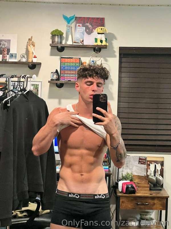 Should I do a free live soon? 🙈