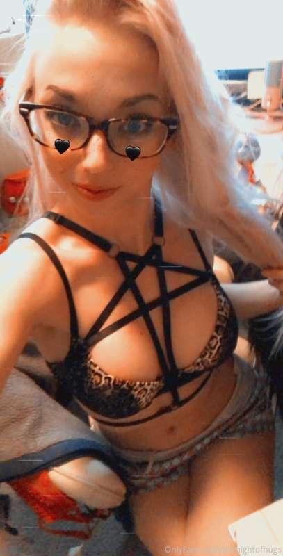 Old kinky content of me fucking myself with a toy! Pay 4 no ..