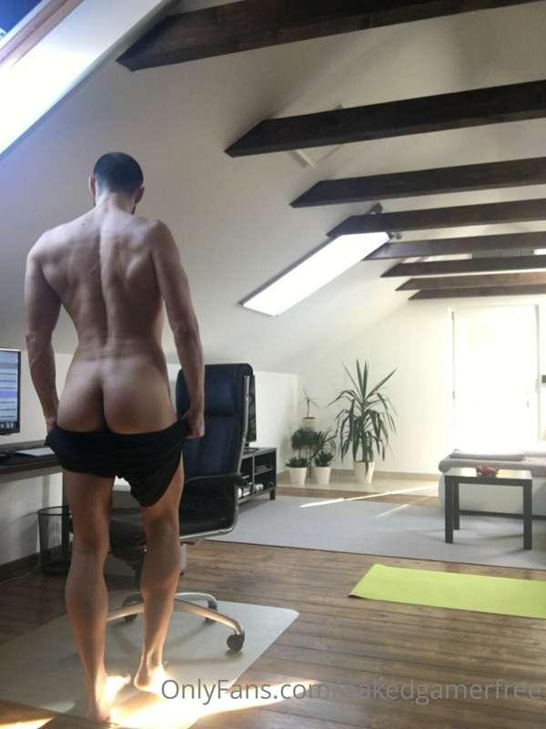 Waiting for you @nakedgamervip
