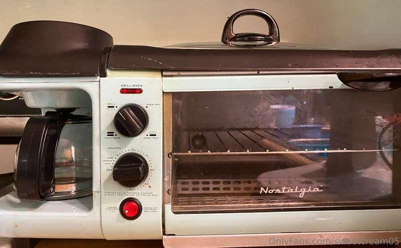kind of a silly post, but I'm so so SO HAPPY about this oven..