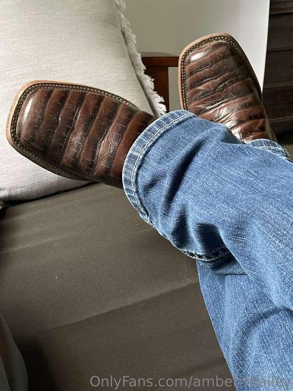 Can I leave my boots by your bed? 😏