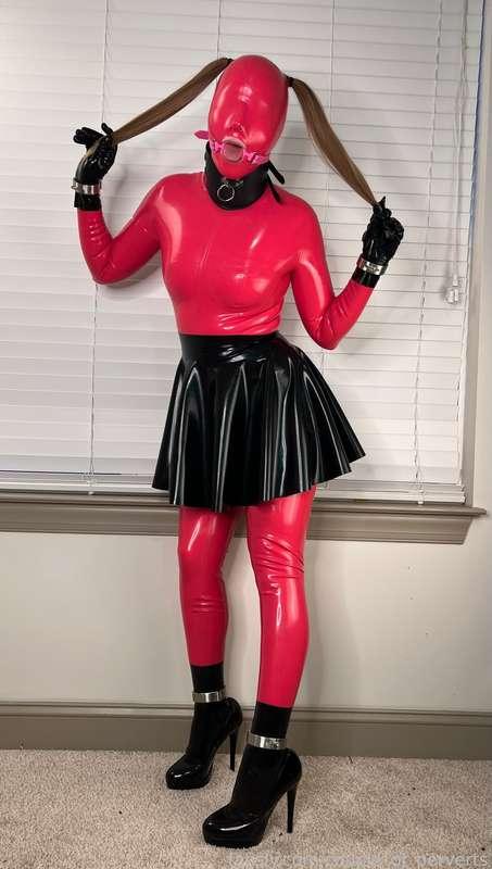 I got a new catsuit ❤️ Do you like the color?