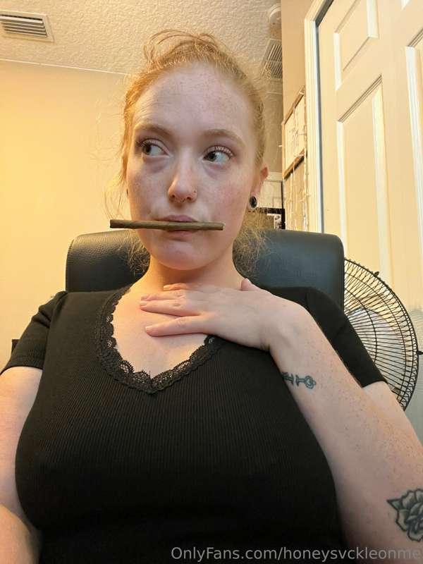 honeysvckleonme image #0