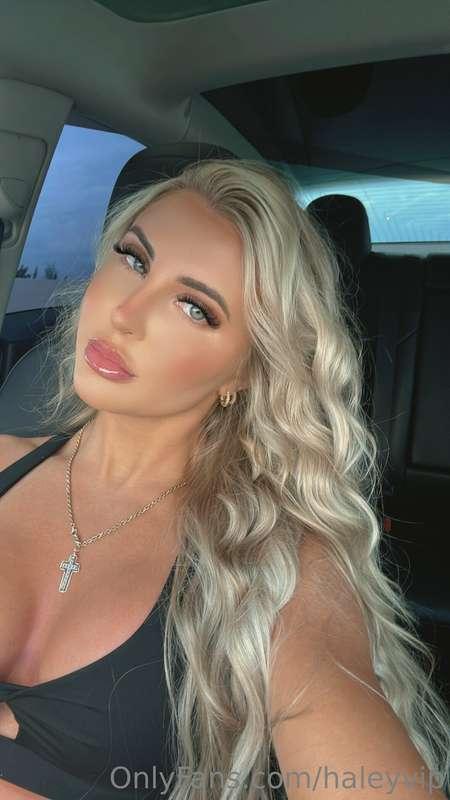 It’s the second-best thing you can do with your lips👅👀