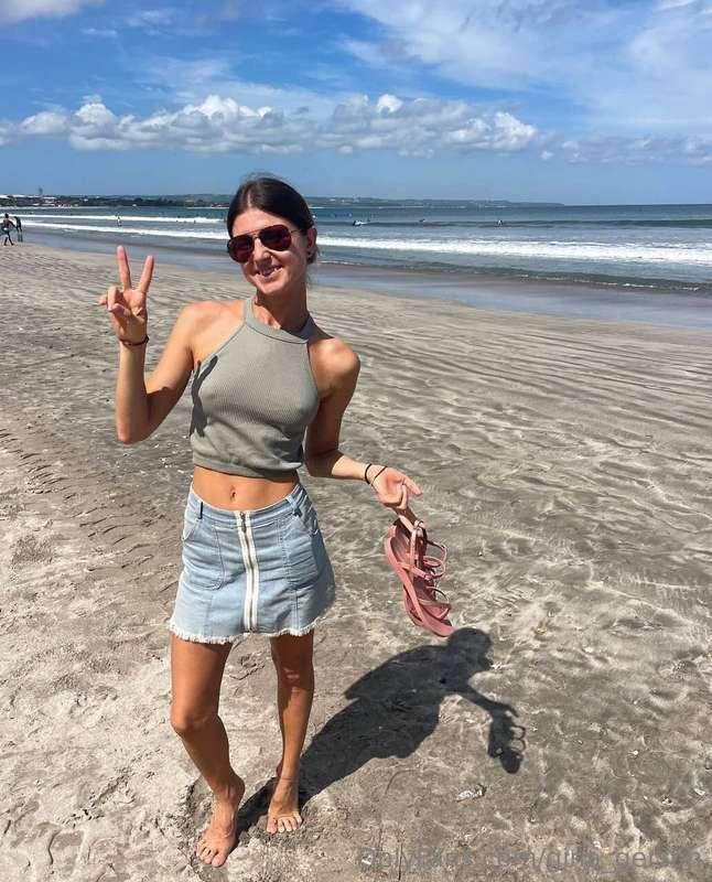 Do you like walks on the beach?🏖️🏖️🏖️ And what would you do ..