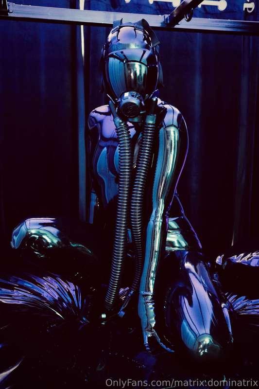 Enjoying some much needed heavy rubber time. Wonder what kin..