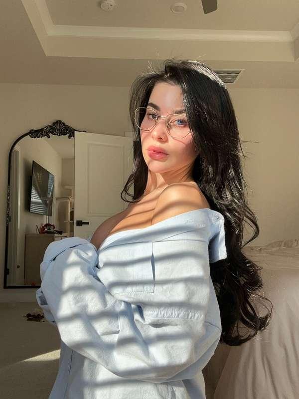 Kinda feel sexy wearing these glasses 🤓