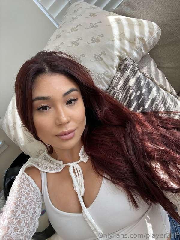 Gloomy rainy day 🌧️ let’s chat 🤍