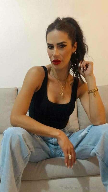 Your sweet and daring beauty craves the entire evening with ..