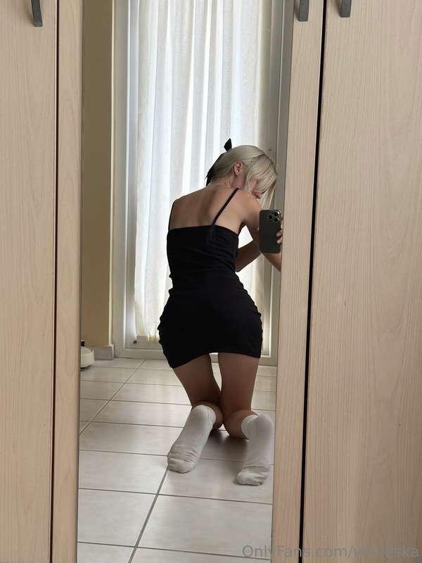 Haha, I was just trying to find an interesting pose in front..