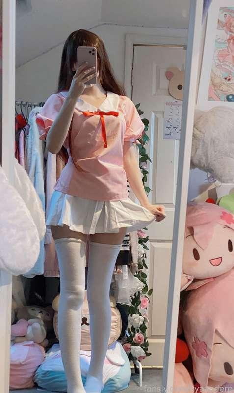 Cosplay preview of this months cosplay! Chizuru from rent a gf:3
Uploading a set for subs in this outfit on October 31st&lt;3