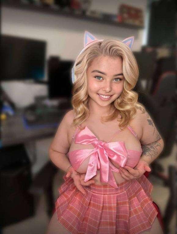 You should be here right now @maryrose_ma  Cute girl @maryro..