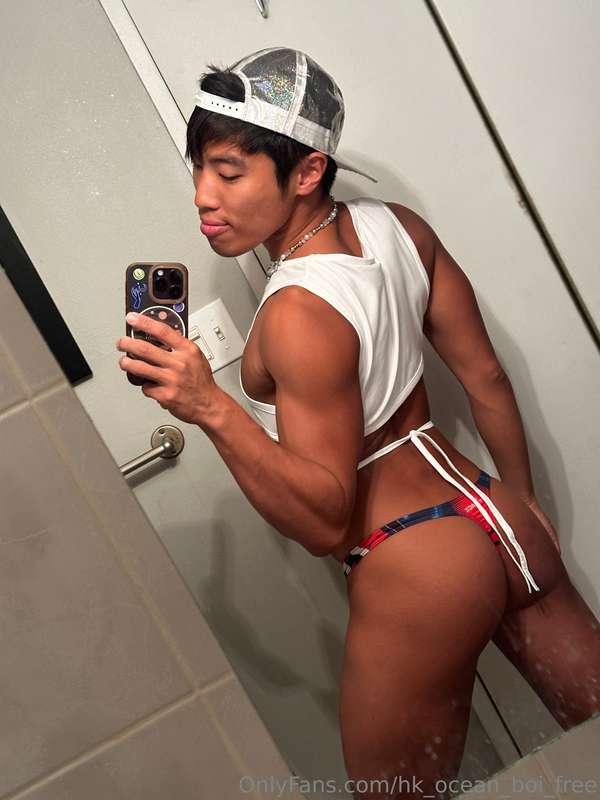 Have you guys seen full moon yet? No? Then here it is! 😜 Hap..