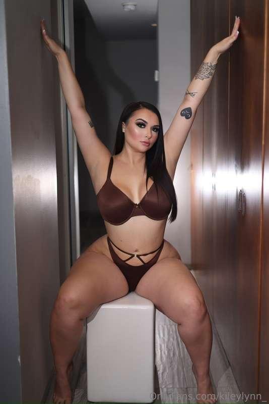 Hi message me I miss you 🥹