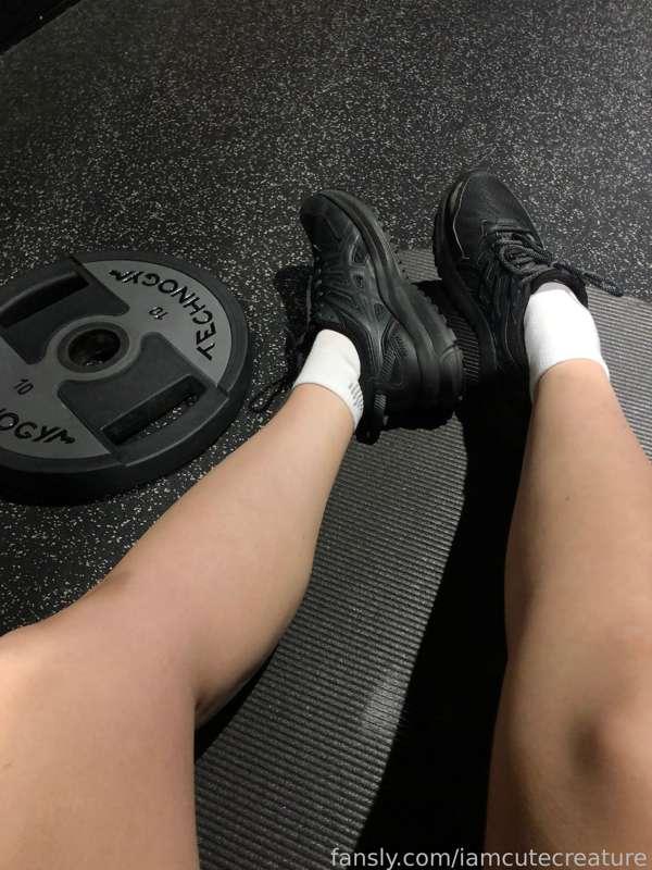 I love workout 👊🏻💪🏻
I want beautiful legs🦵🏻

#footfetish #fyp #socks