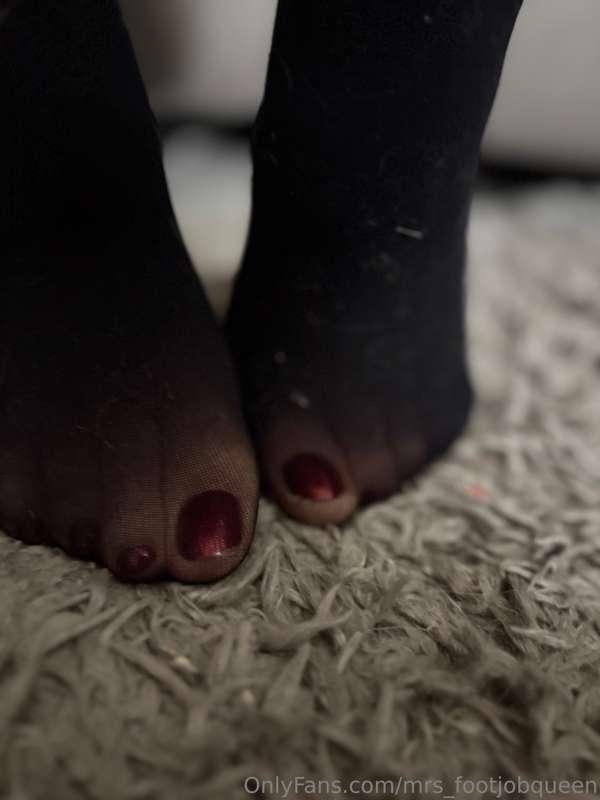 mrs_footjobqueen image #15
