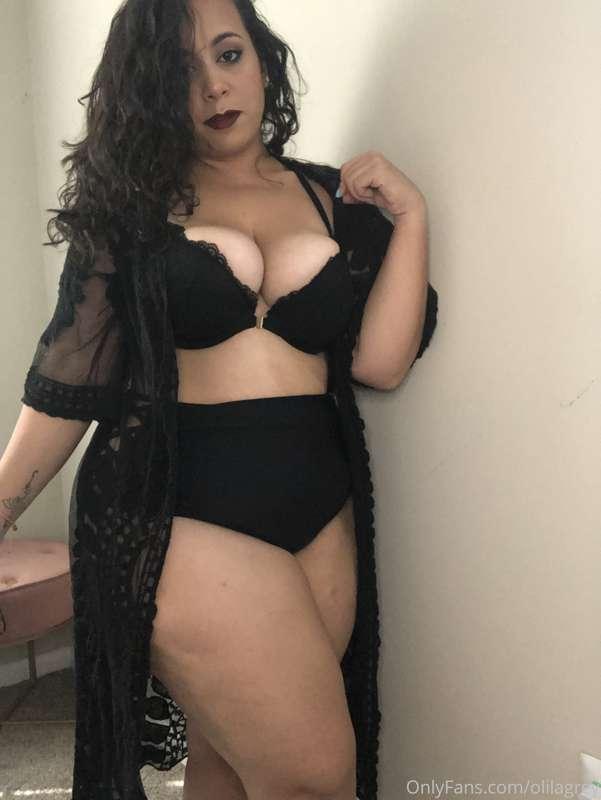 Learned what JOI is recently… 🖤😈 

👠Request custom content v..