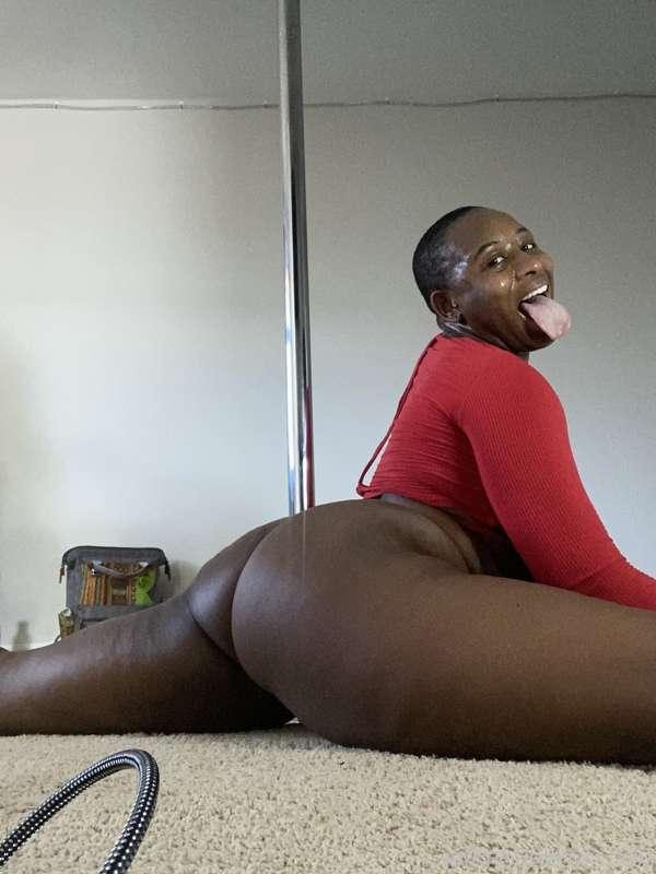 Hey loves!!! Just went live on my premium page @mystiquemove..