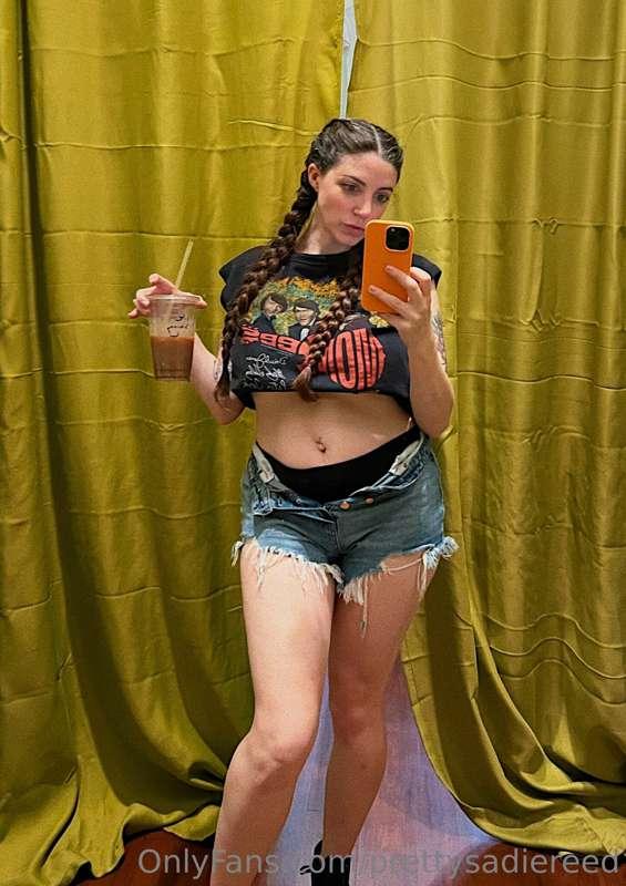 just dressing room things
everything except my shoes is vint..