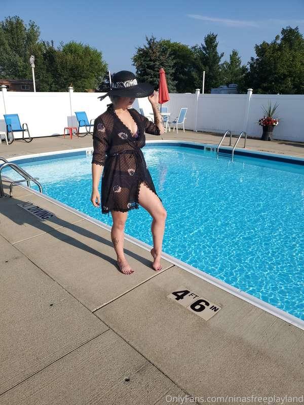 Pool day today 😍