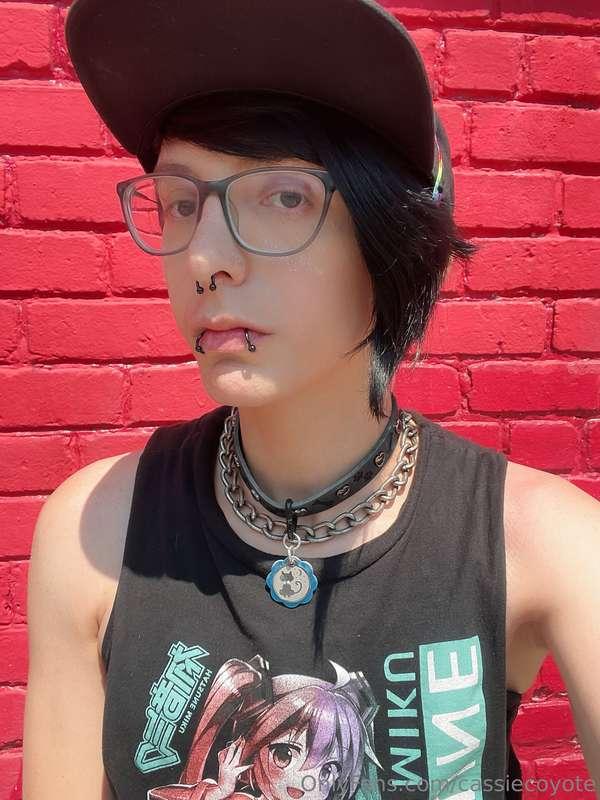 a few more cute pics from Dore Alley :3