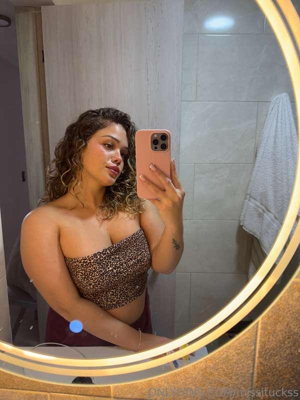 make me your wallpaper so i know it’s real 🤞