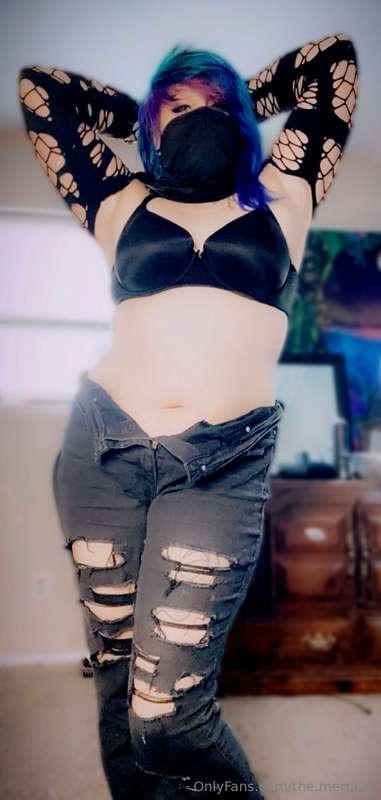 Do I look better bra on or off? 💕