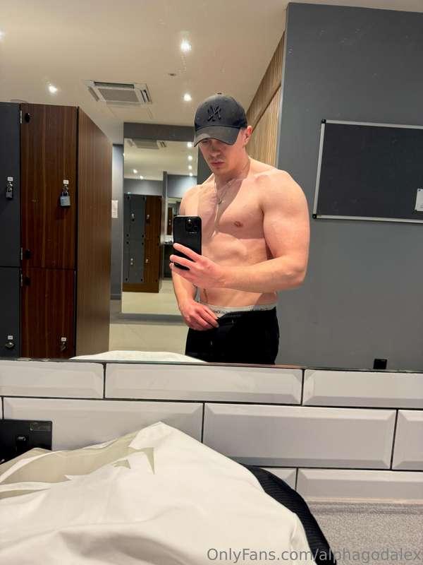 Pure fucking muscle 😈