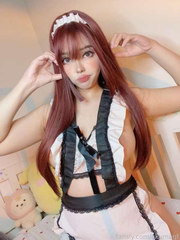 my nipples do be slipping in my maid outfit
