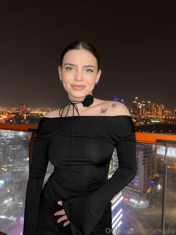 If you could visit the past or future, which would you choos..