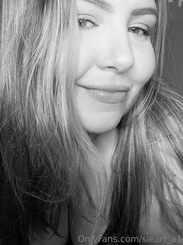 A little black n white for you 😘