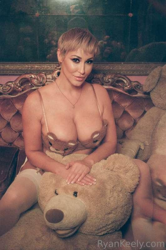 Saturdays are for sex, Sundays are for more sex 😈