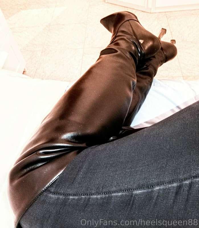 🖤my overknee boots🖤